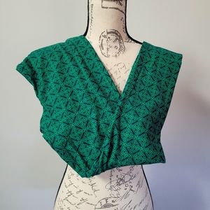 LuLaRoe green celtic pattern leggings in OS